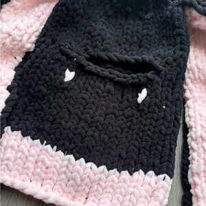 Black and Pink helmet cover